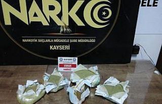 Kayseri’de aracın ses sistemi içerisinde 2 kilo...