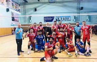 Kayseri’nin yüzünü voleybol takımları güldürdü