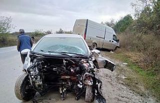 Kazanın şiddetiyle otomobilin motoru fırladı