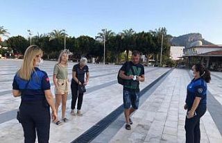 Kemer’da zabıtadan sigara denetimi