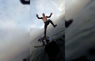 Kenan Sofuoğlu fliteboard yaparken suya düştüğü...