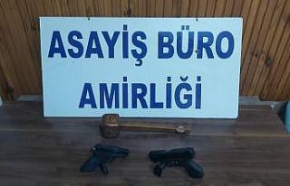 Kendilerini polis olarak tanıtan yağmacılar tutuklandı