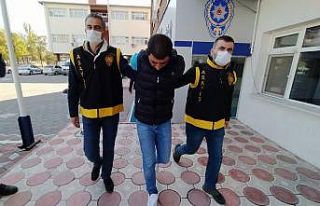 Kendisinden ayrılmak isteyen kadını 6 yerinden...