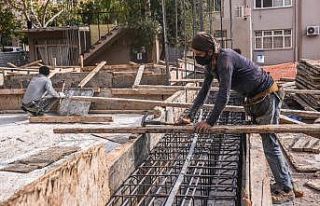 Kepez’den iki okula çok amaçlı salon