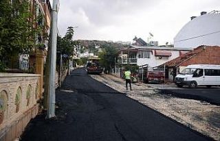 Kepez’in gecekondu yollarında yeni yol çalışması