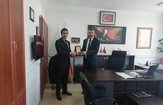 Kırşehir’de yılın öğretmeni Çiçekdağı’ndan
