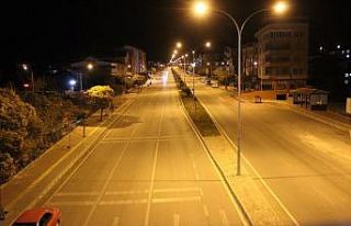 Kısıtlamanın ilk gününde Osmaneli sokakları...