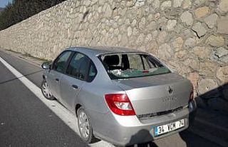 Kocaeli’de iki otomobil tır ile çarpıştı: 1...