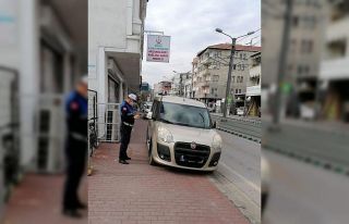 Kocaeli’de kaldırım parklanmalarına geçit yok