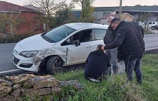 Kocaeli’de minibüs ile otomobil çarpıştı