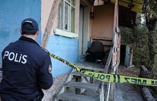 Komşuları 15 gündür haber alamadı, evinde ölü...