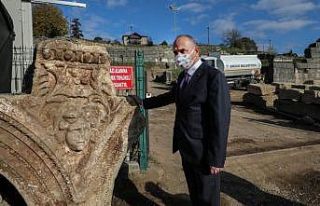 Konuralp’te tarih fışkırıyor Medusa başı bulundu