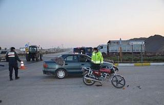 Konya’da otomobil ile motosiklet çarpıştı: 2...