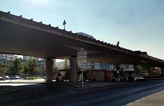 Köprüde çalışan işçileri atlayacak sandılar...