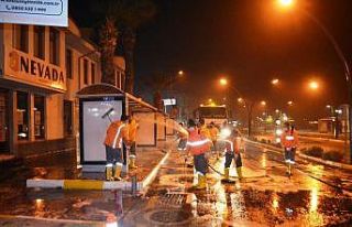 Korona virüs için Ayvalık’ı sabaha kadar dezenfekte...