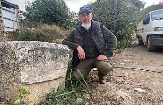 Köy meydanında 1500 yıllık taş...