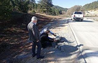 Köy yollarında beton asfalt çalışması