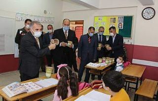 Kula’da 4 bin 500 öğrencinin tohumu fidana dönüşecek