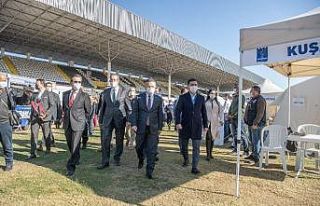 Kuşadası kriz masası depremzedelerin yanında