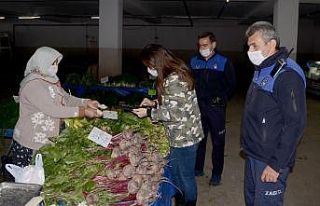 Kuşadası’ndaki pazar yerleri korona virüse karşı...