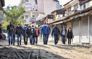 Kuşadası’nın turistik çarşıları yenileniyor