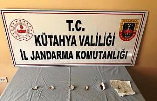 Kütahya’da iki kişinin üzerinde uyuşturucu ele...