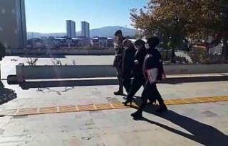 Mağazadan hırsızlık yapan sabıkalı 2 şüpheli...