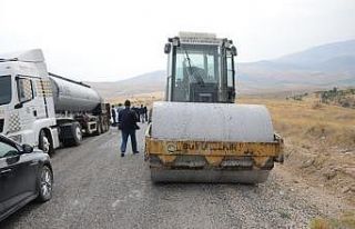 Malatya kırsalında 4 mahallenin grup yolunu asfaltladı