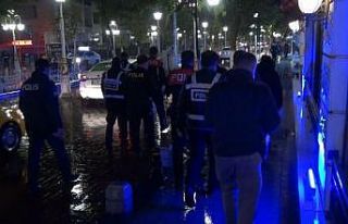 Malatya’da maske ve sosyal mesafe kuralına uymayan...
