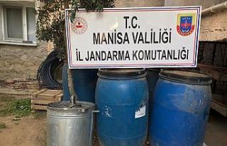 Manisa’da 4 bin 700 litre sahte içki ele geçirildi