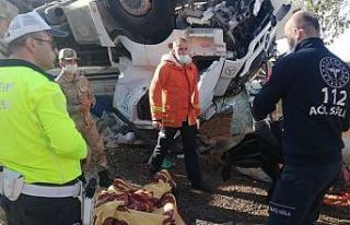 Mardin’de mısır yüklü tır şarampole uçtu:...