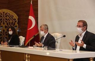Meclis toplantısında depremzedeler için dua