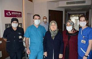 MEDİKAR’da 74 yaşındaki hastaya başarılı operasyon