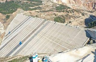 Mersin Pamukluk Barajının ön yüz beton imalatlarına...