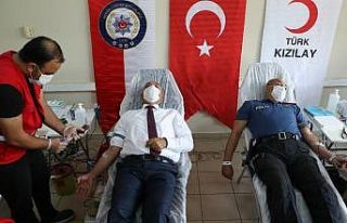 Mersin polisinden kan bağışı kampanyasına destek