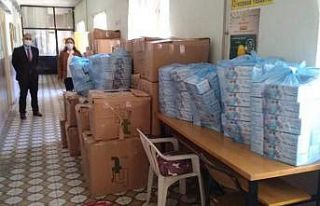 Meslek lisesinin ürettiği maskeler okullara dağıtıldı