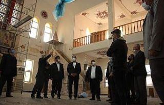 MHP’li Bulut, restore edilen camide incelemelerde...