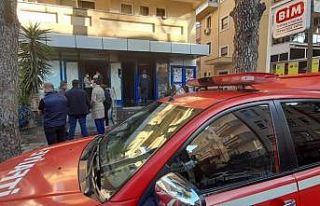 Milas’taki yangında markette büyük zarar oluştu