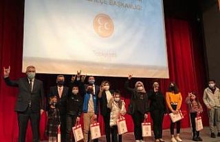 Milliyetçi Hareket Partisi’nden öğrencilere tablet...
