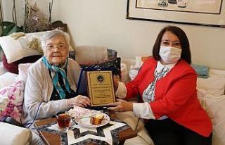 Muazzez İlmiye Çığ’a ‘Yaşam Boyu Onur Ödülü’