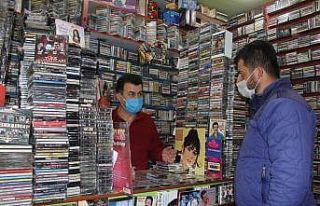 Müzikteki dijitalleşmeden etkilenmedi, 40 yıldır...