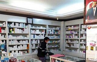 Nazilli Belediyesi eczaneleri dezenfekte etti