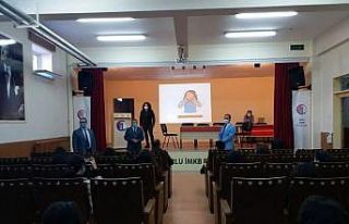 Öğrencilere Covid-19 eğitimi