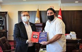 Öğretim üyelerinden Türkiye ve dünya ekonomisine...