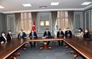 Öğretmenlerden Vali Çuhadar’a ziyaret