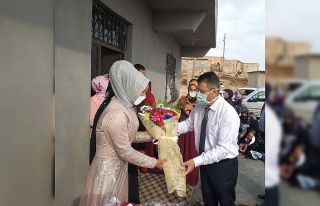 Organ nakli yaptığı hastasının nişan törenine...