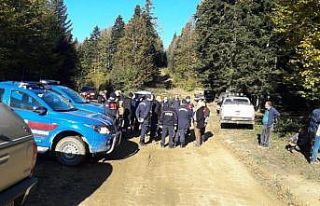 Ormanda kaybolan adama 17 saat sonra ulaşıldı