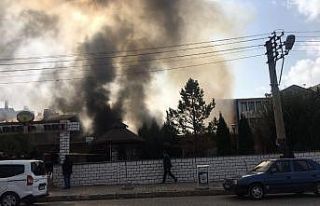 Özalp’ta sabah karşı başlayan yangın devam...