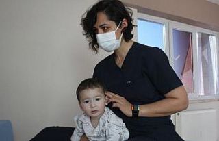 Özbekistanlı minik Mufliha ve ailesinin yüzü Eskişehir’de...