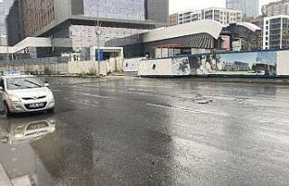(Özel) İstanbul’da korkutan rögar kapağı kazası...
